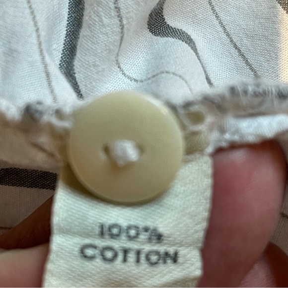 Iridium Striped Button Front  Top White Gray Stripe S - Picture 10 of 12